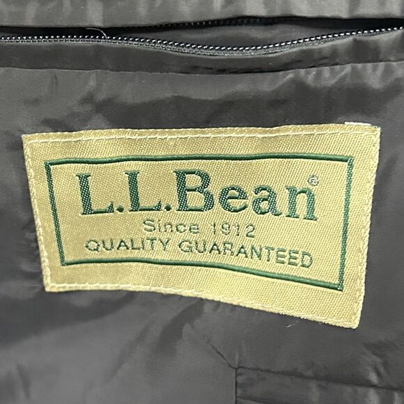 LL Bean 44R Blazer Navy Blue Gold Two Button Lined Vented Micro Polyester - Picture 3 of 7